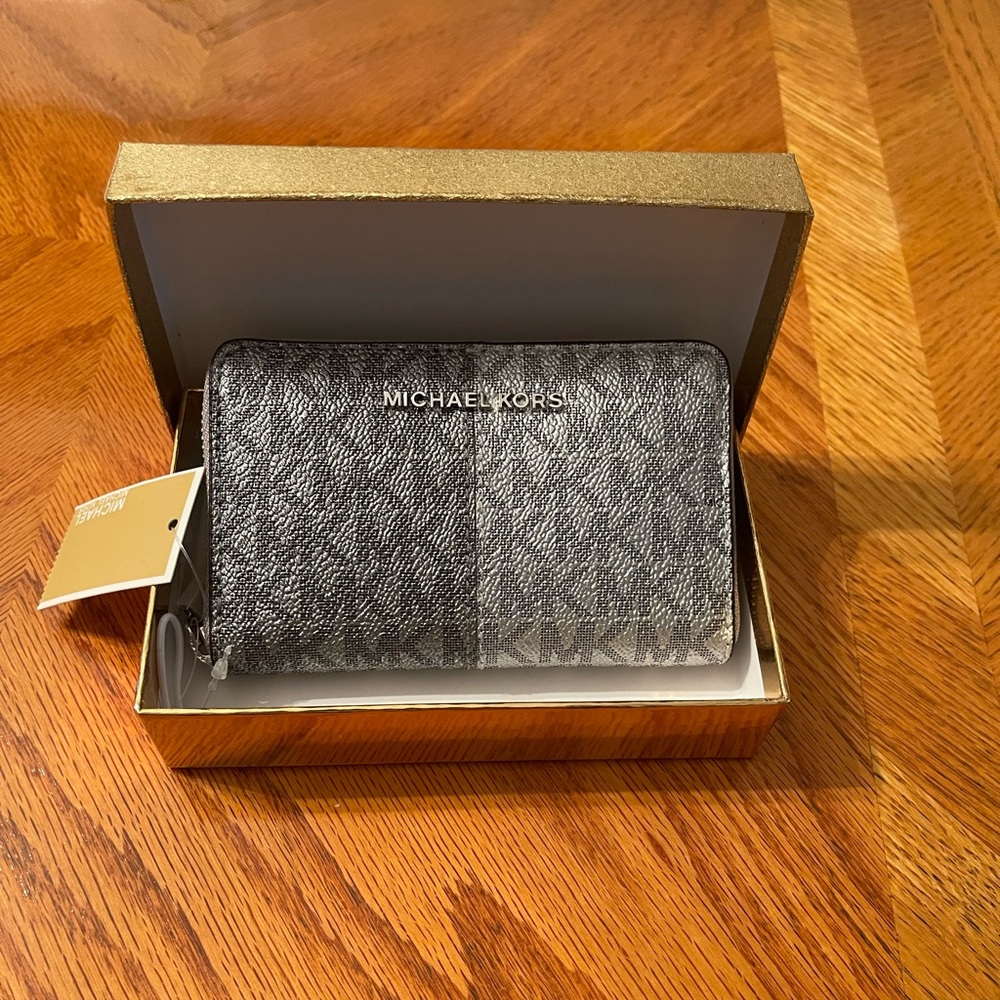 NWT Michael Kors card holder